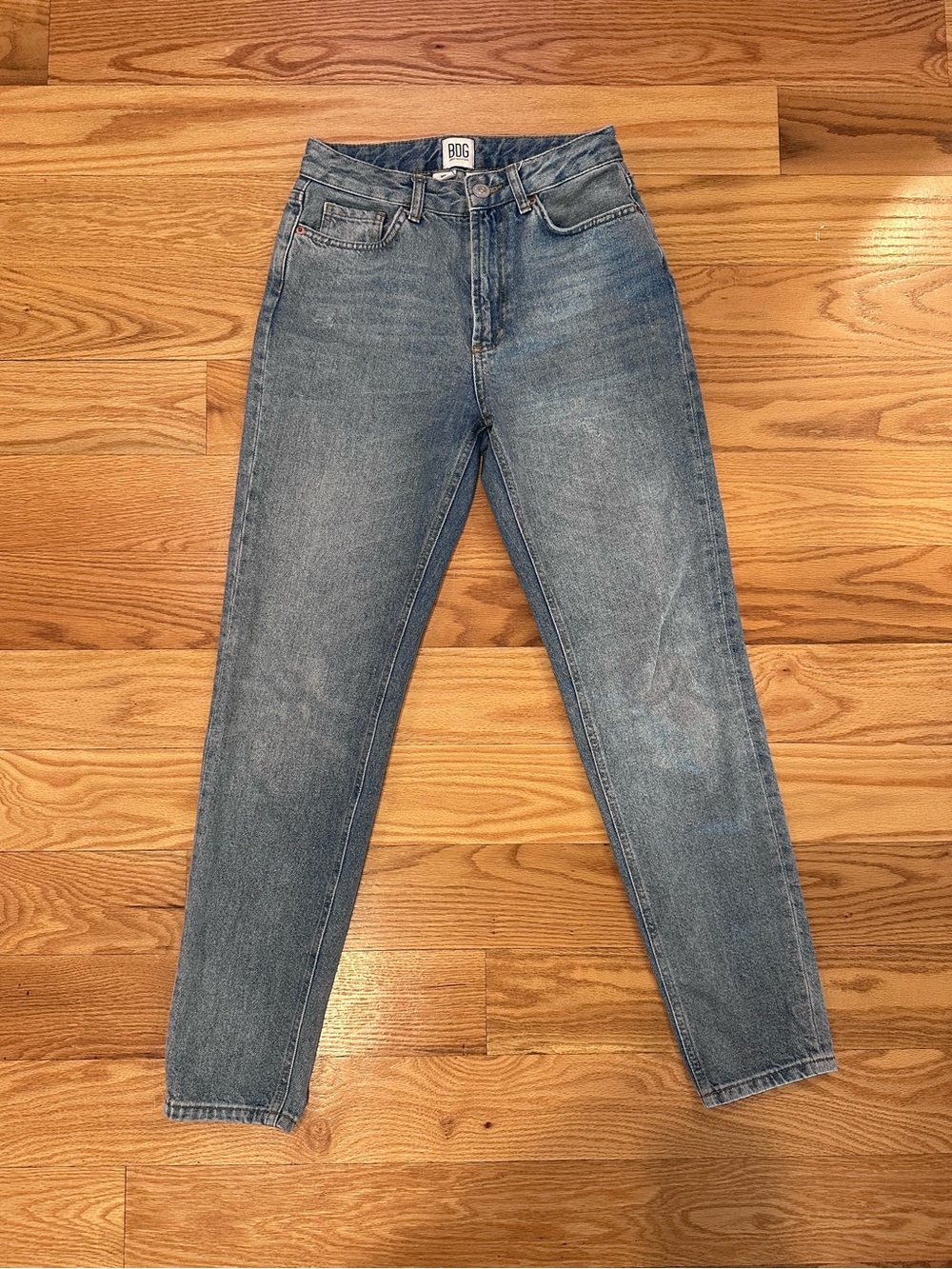 BDG Urban Outfitters High Rise Mom Jeans Medium Wash Blue Tapered Leg size 25